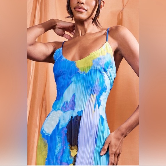 PrettyLittleThing Blue and White Bodycon Maxi Dress - Picture 2 of 11